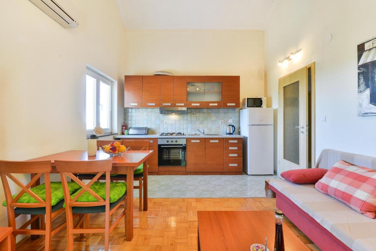 Family Friendly Apartments With A Swimming Pool Zadar - 18098 Buitenkant foto